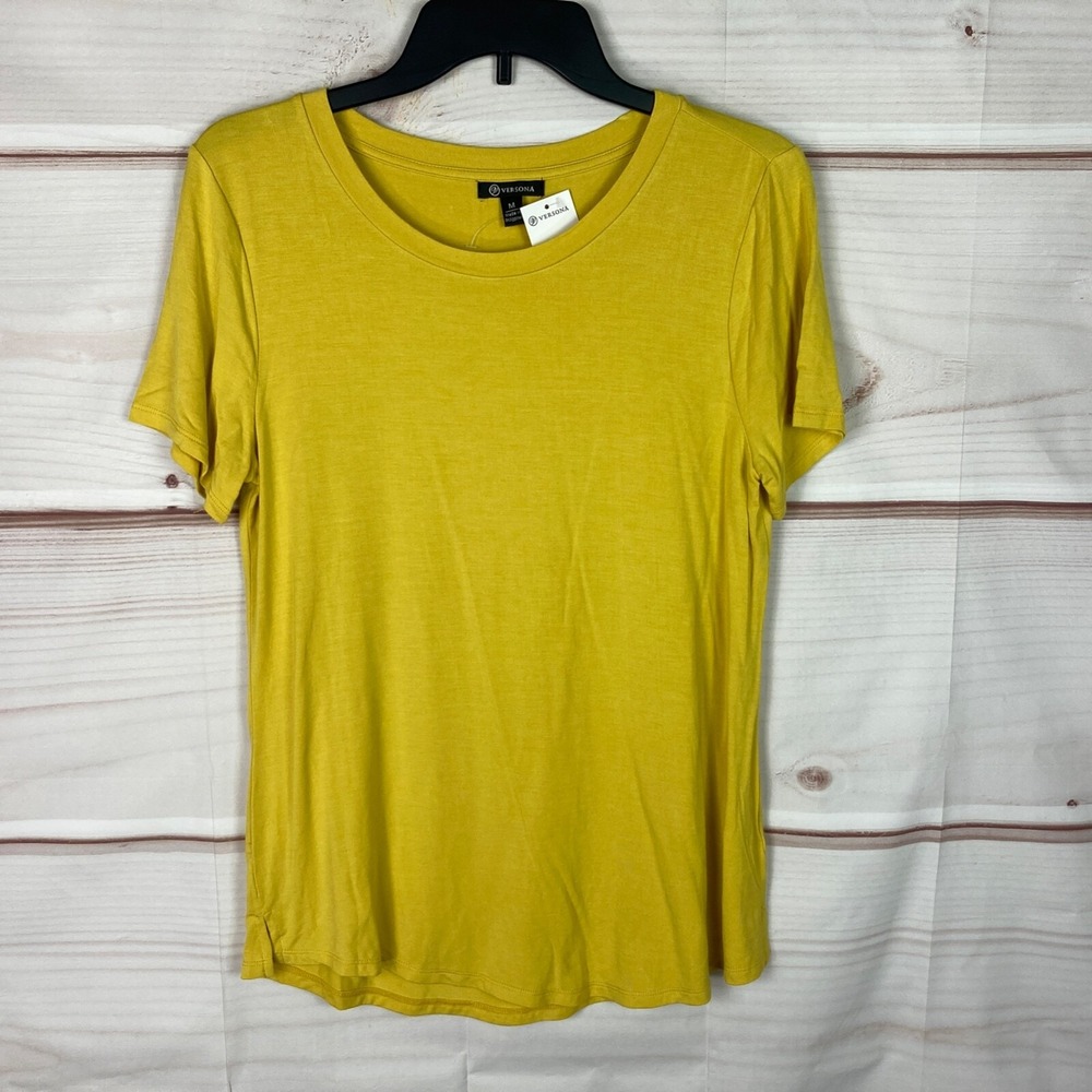 Versona Top Womens M Yellow Short Sleeve Jersey Knit T-Shirt Scoop Neck Solid